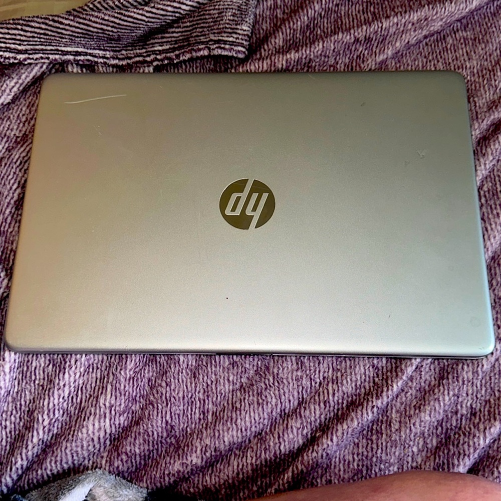 HP - 15.6" Touch-Screen Laptop Intel Core i5 - 12GB Memory - 256GB SSD - Silver